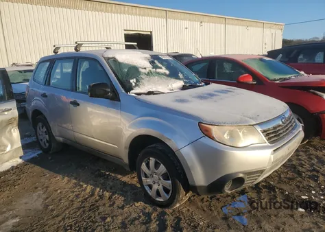 2010 Subaru Forester 2.5X z USA, uszkodzony, nr VIN JF2SH6ACXAH754802